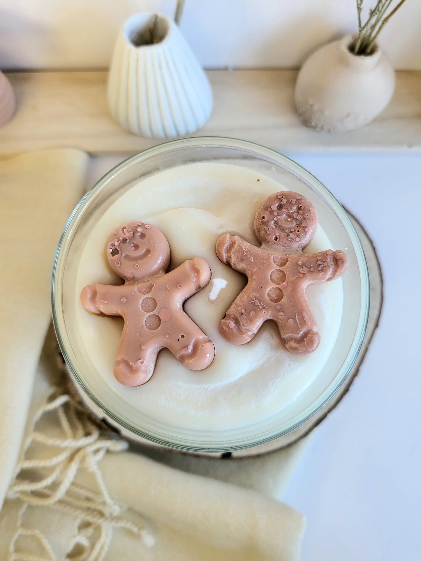 Gingerbread candle.